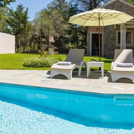 Petrinos Hébergement de vacances Dafnila