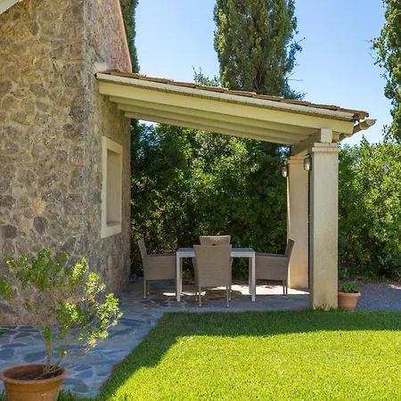 Дом отдыха Petrinos Дафнила